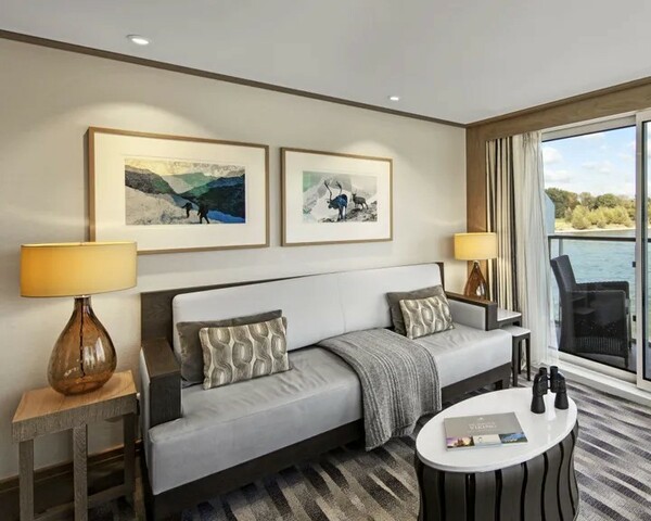 Viking Sjofn - Explorer Suite 2.jpg